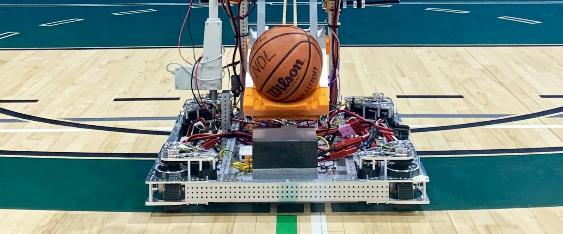 Basket Bot : le robot qui joue au basketball